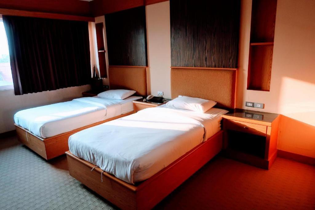 The Rich Hotel Nonthaburi Exterior photo