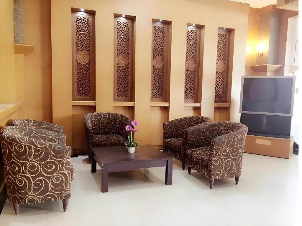 The Rich Hotel Nonthaburi Exterior photo