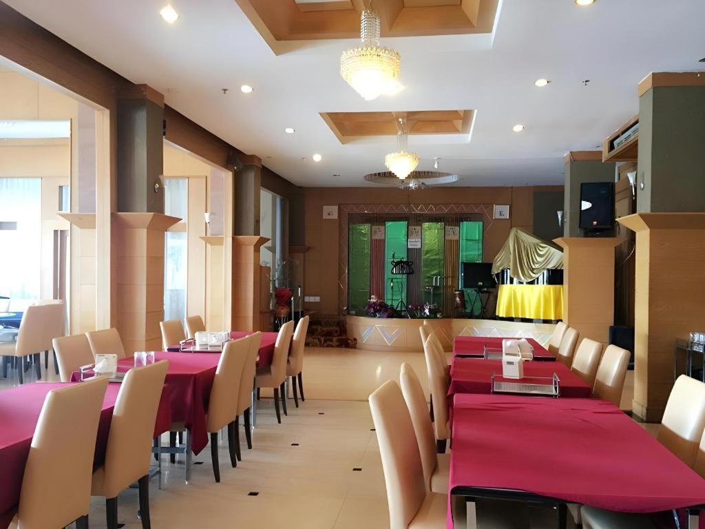 The Rich Hotel Nonthaburi Exterior photo