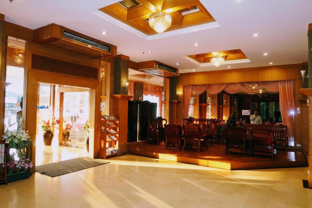 The Rich Hotel Nonthaburi Exterior photo